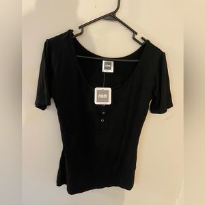 Nom Maternity During & After Non-Ruching Snap Tee Black NWT size small